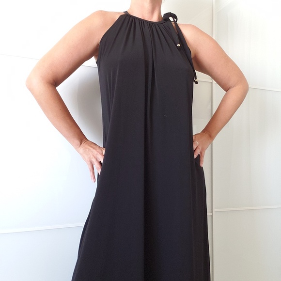 Black Strap Loose Maxi Dress - A Collection - Picture 5 of 6